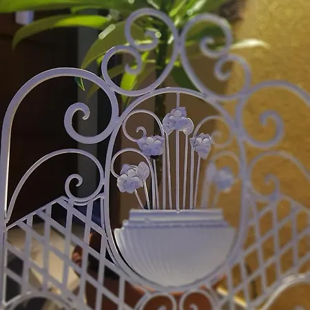 Apartahotel Saint George's House & Pachino