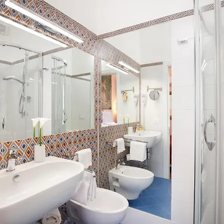 Saint George's House & Apartahotel