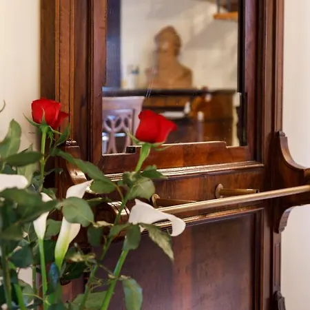 Apartahotel Saint George's House & 4*