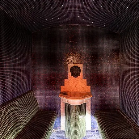 Saint George's House & Apartahotel