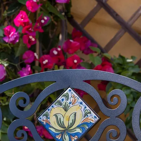 Saint George's House & 4* Pachino