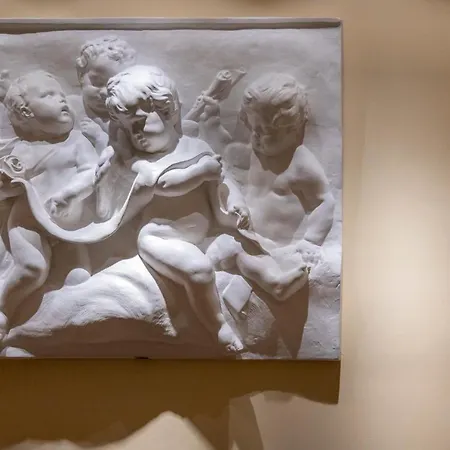 Saint George's House & 4*