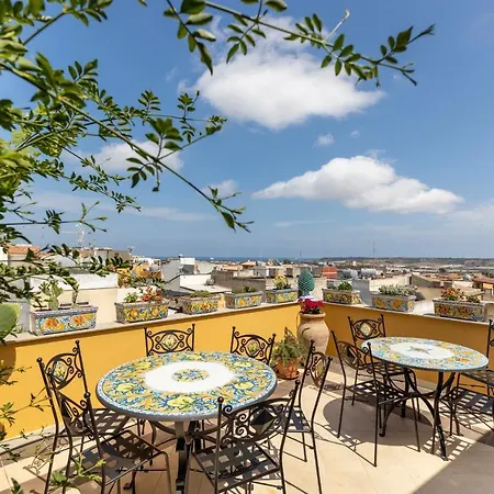 Saint George's House & Pachino