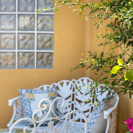 Apartahotel Saint George's House & 4*