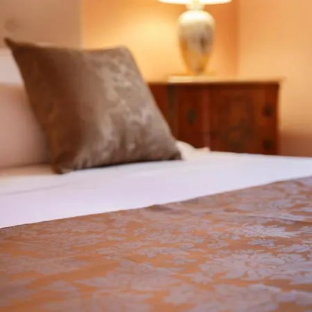 Apartahotel Saint George's House &