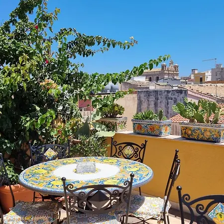 Apartahotel Saint George's House &