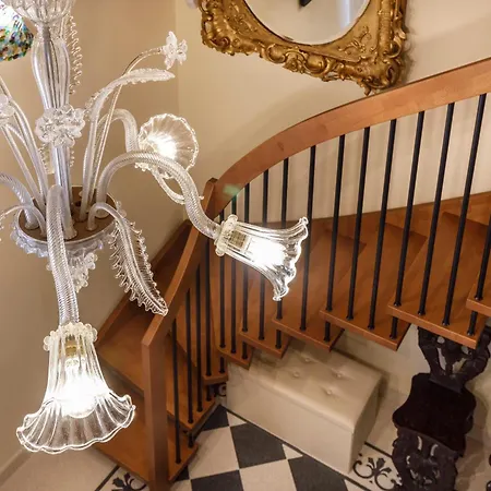 Saint George's House & Aparthotel *