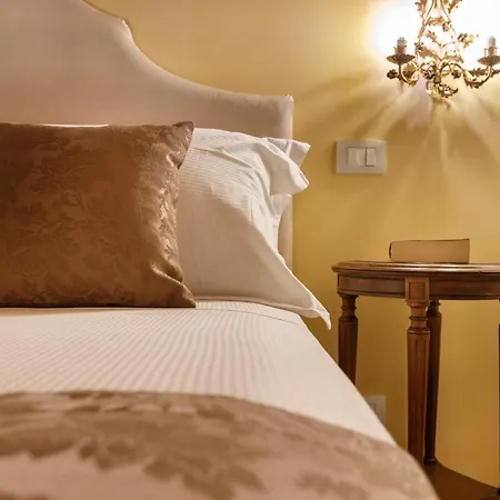 Aparthotel Saint George's House & Pachino